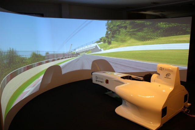 兵庫県西宮市 バーチャルサーキット 関西初 本格シミュレーターでレーサー体験 アソビュー