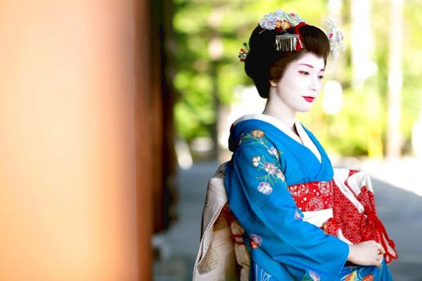 京都・祇園・舞妓・芸妓体験】創業100余年老舗京呉服店プロデュースの
