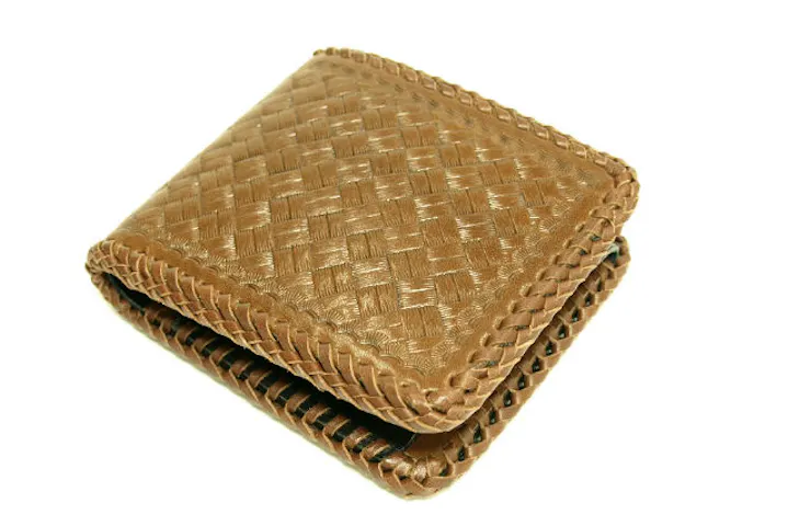 愛知 レザークラフト体験 二つ折り財布 カスタム自由自在のレザー製 オリジナル二つ折り財布 アソビュー