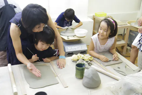 東京・港区・手びねり】無心になって土いじり！家族で楽しめる手びねり