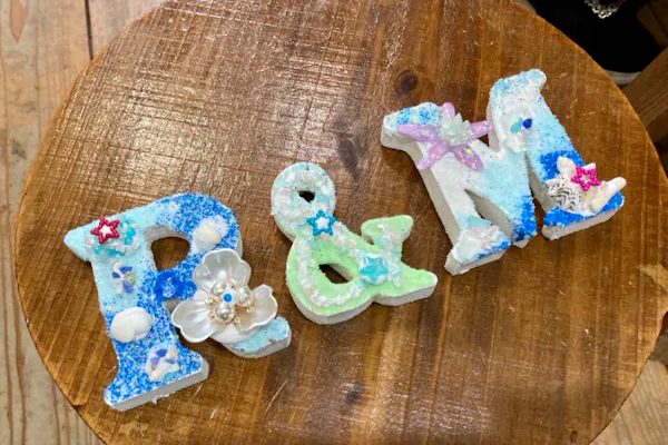 沖縄・恩納村・マリンクラフト】シェルアルファベット作り｜「＆」付き