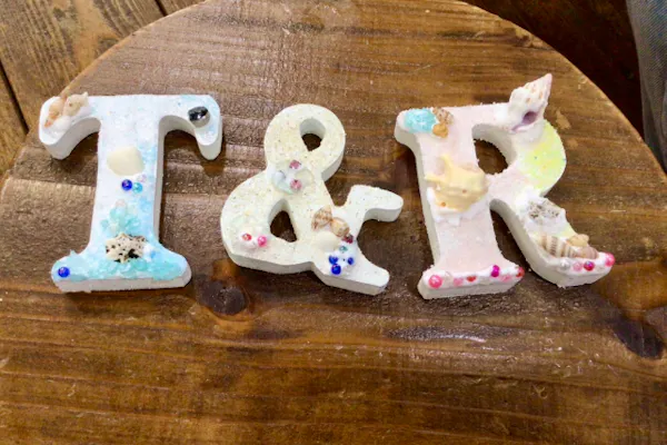 沖縄・恩納村・マリンクラフト】シェルアルファベット作り｜「＆」付き