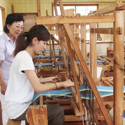 沖縄 石垣島 想いを込めて 機を織ろう 八重山ミンサーでコースター作り アソビュー 沖縄 石垣島 想いを込めて 機を織ろう 八重山ミンサーでコースター作り アソビュー