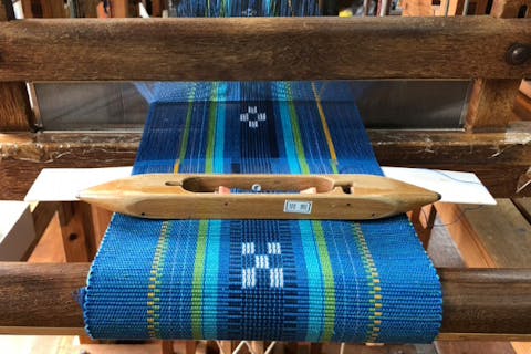 【沖縄・石垣】愛する人への贈り物に。ミンサー手織りで大テーブルセンターを織ろう