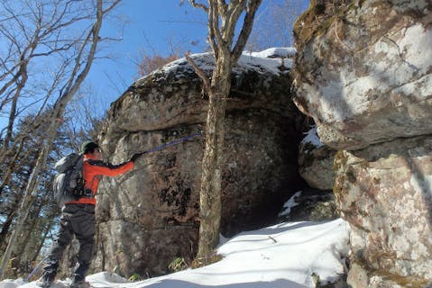 【愛知・スノーシュー】ビギナー向けコース！スノーシューを履いて最高峰「茶臼山」の山頂をめざそう