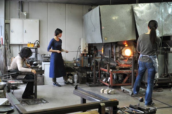 Hono工房 谷町ガラスで、ガラス工芸製品の制作体験にチャレンジしませんか。