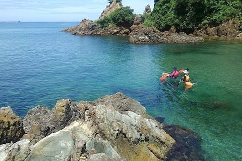 【鳥取・シーカヤック】透明度の高い海を満喫！鳥取・浦富海岸クリアカヤック体験