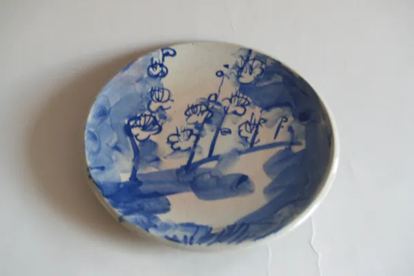 青い絵付けの陶器製平皿　呉須手　皿　骨董品 青い絵付けの陶器製平皿 呉須手 皿 骨董品 【公式通販】