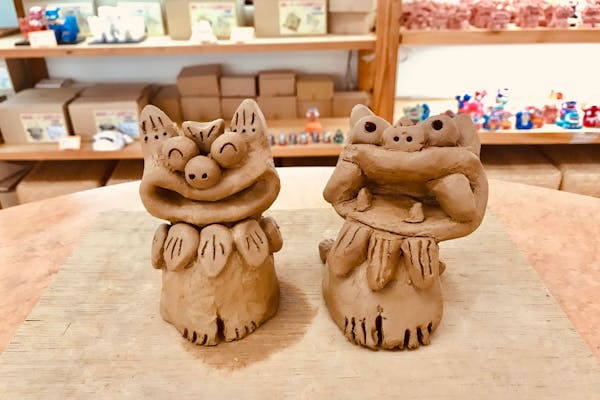 沖縄・シーサー作り】沖縄琉球土で作る！伝統的な陶器シーサー