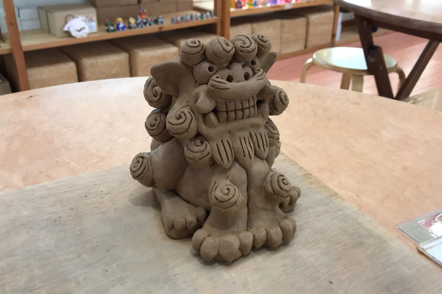 沖縄・シーサー作り】沖縄琉球土で作る！伝統的な陶器シーサー作り