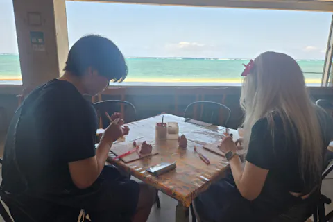 【素焼きシーサー作り・沖縄】オプションで絵付け体験も！1時間で気軽に、楽しく旅の思い出つくり