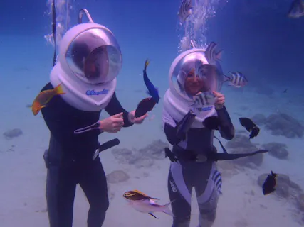 【パラセーリング＆シーウォーカー】8歳からOK。手軽に空と海を満喫！