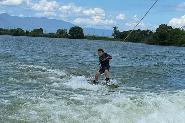 ウェイクボード】初心者歓迎！レンタル無料！気軽に琵琶湖ウェイク