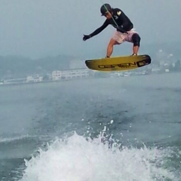 ウェイクボード】初心者歓迎！レンタル無料！気軽に琵琶湖ウェイク