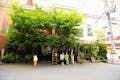 梅田教室＆カフェゆうは阪急梅田駅からすぐ！アクセス便利♪溢れる緑が目印です。