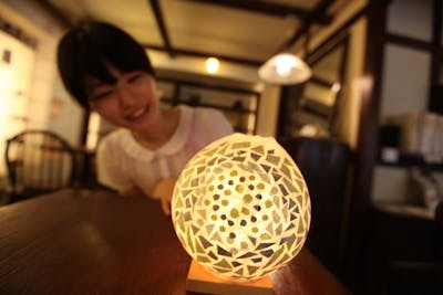 大阪梅田 照明クラフト 手作りを楽しむ和みのひととき 自分だけの明かりを灯そう アソビュー