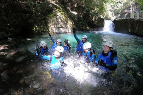 【伊豆・半日・キャニオニング】リピーター人気No. 1！温泉付きキャニオニング！