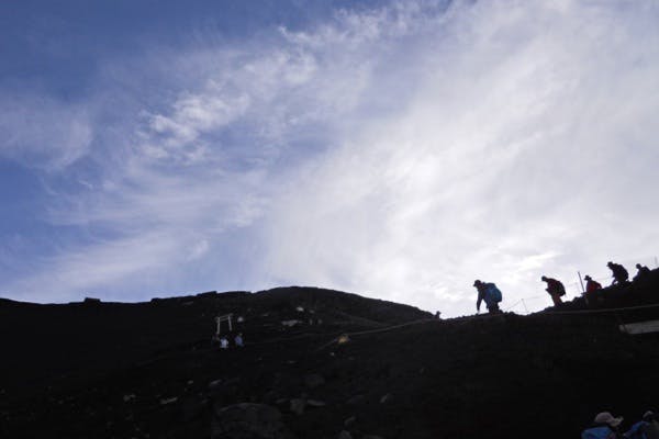 eight-peaks（エイトピークス）で初めての登山にチャレンジしませんか。