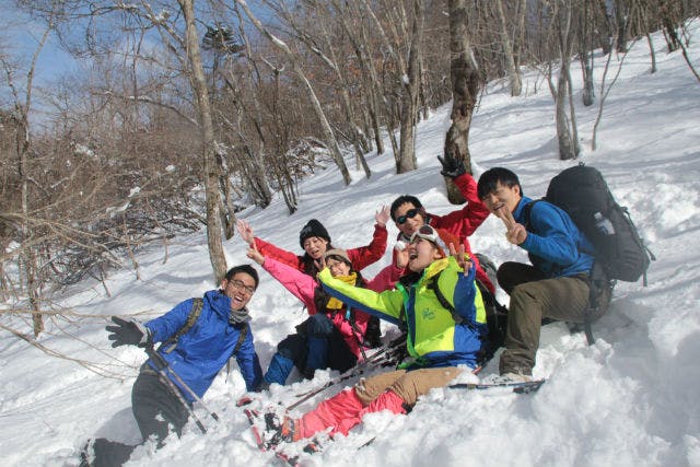 【富士山・スノーシュー】富士山の大自然を踏みしめる！雪の原生林スノーシューハイキング