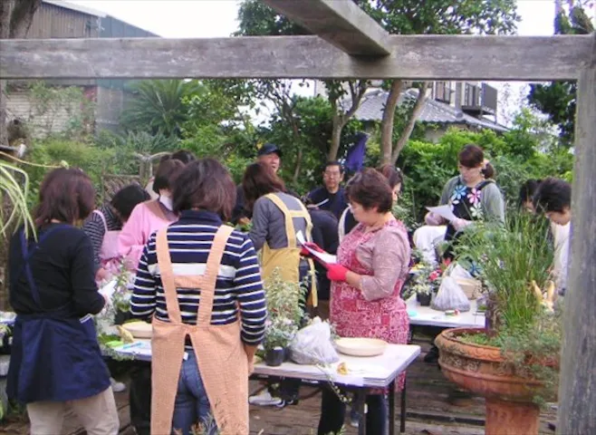 千葉 銚子 寄せ植え 季節の花や観葉植物を自由に植えよう ミニチュアガーデニング体験 アソビュー