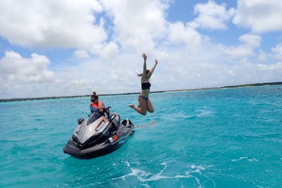 沖縄・宮古島・水上バイク】ジェットスキーツーリング！宮古島の海上を
