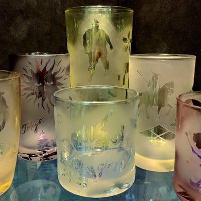 浅草橋・ガラス工芸】お気に入りの絵や文字を彫刻して色鮮やかな 浅草橋・ガラス工芸】お気に入りの絵や文字を彫刻して色鮮やかな