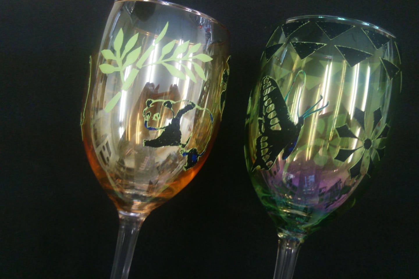 東京 浅草橋 サンブラスト 浅草橋より徒歩1分 魔法のガラスアート体験でおしゃれに乾杯 ワインorシャンパングラス づくり ゴールド グリーン限定 アソビュー