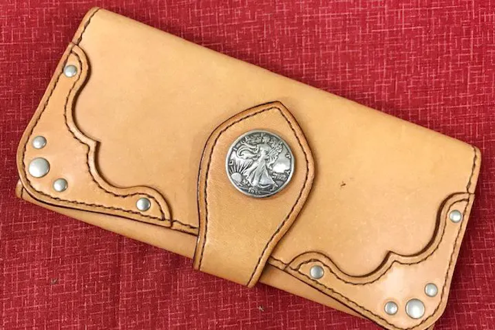 兵庫 尼崎 レザークラフト 本牛革を使用 本格的なレザー財布制作体験 1個 アソビュー