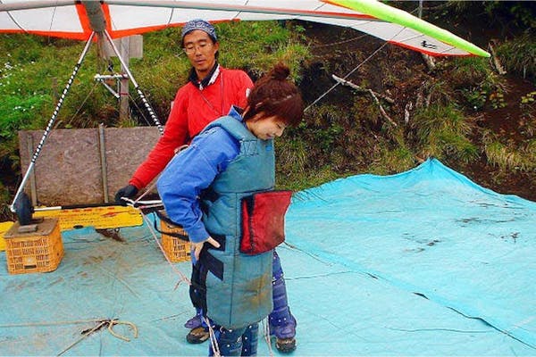 ハンググライダー・タンデム（1人で参加）】気分転換に最適！鳥のように空を飛ぼう（所要時間約90分）｜アソビュー！