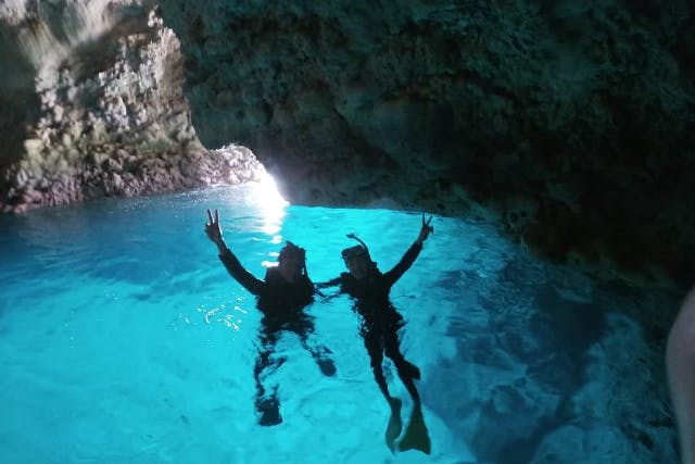 【沖縄・シュノーケリング＆体験ダイビング】青の洞窟の魅力を余すところなく堪能！