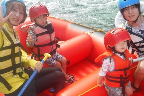 【岐阜長良川・ラフティング半日コース】楽しみ方は子どもが決める！爽やかな半日ラフティングツアー＜3才から参加可能！＞写真プレゼント！