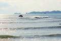 石巻市と東松島はサーフィンの穴場。波に乗りやすいスポットが点在しています。