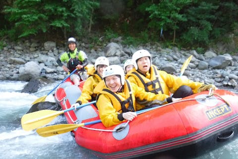 半日・富士川ラフティング 山梨ツアー（3時間30分）
