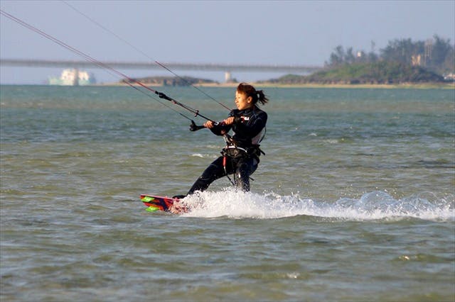 1時間】鹿児島で初めの一歩を踏み出すカイトボード体験！｜アソビュー！