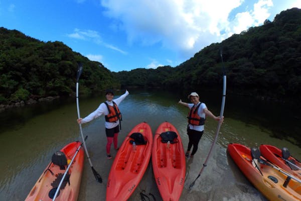 屋久島・カヤック】屋久島の澄んだ川で水上散歩しよう！大自然堪能