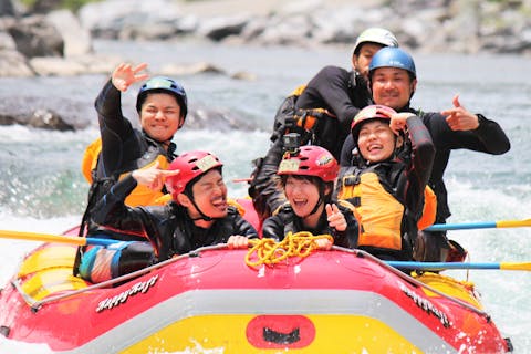 【吉野川・ラフティング・半日】半日で本格的なラフティング体験！大歩危ショートラフティングツアー(中学生以上の方はこちら)