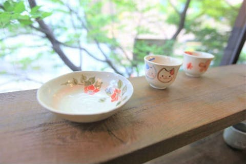 【青山・絵付け】5つのアイテムの中から選べる絵付け陶芸体験☆楽しくセンスup♪お一人様・女性同士・カップル・ファミリーに