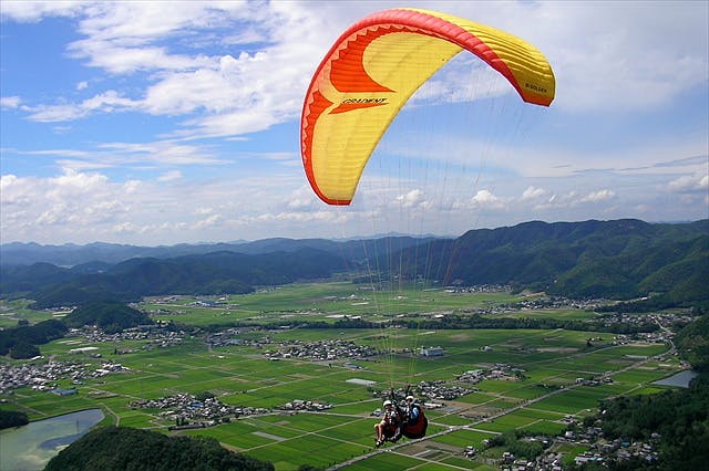 バーズパラグライダースクールヘようこそ！京都府南丹市でパラグライダーを楽しみましょう。