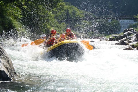 BBQオプションあり！奥多摩ラフティングツアー