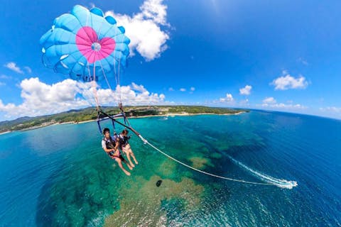 【沖縄・名護市・パラセーリング】200mロープ・世界自然遺産やんばる国立公園入口の絶景