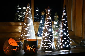 東京・多摩・手びねり陶芸でクリスマスツリーorキャンドルポット作り