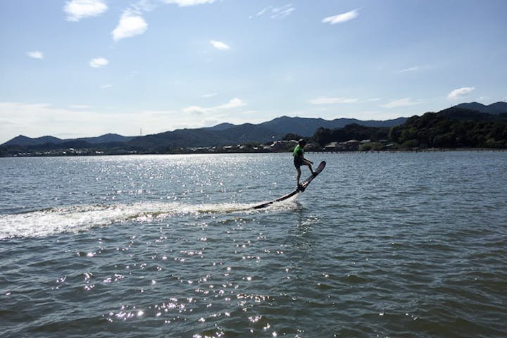 静岡 浜名湖 ホバーボード フライト15分 東海エリア初上陸 温泉割引券プレゼント アソビュー 静岡 浜名湖 ホバーボード フライト15分 東海エリア初上陸 温泉割引券プレゼント アソビュー