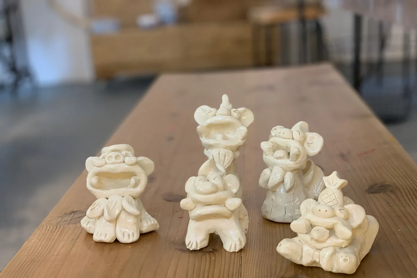 沖縄 シーサー作り 釉薬掛け 陶器で作る素朴なシーサー ドリンク付き アソビュー