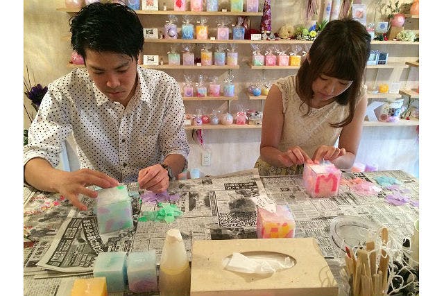 Kumush（クムッシュ） (中区（名古屋市）・栄・久屋大通・大須観音 手作りキャンドル)の「【愛知県名古屋市・キャンドル作り体験】まるでアート！モザイク風キャンドルを作ろう」の画像