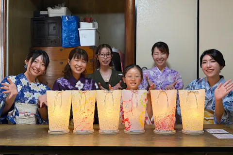 【京都市・手作りランプ】自分色に染めて模様付け。和紙染あかり作り/カップル・女性同士・お子様連れファミリーにも！