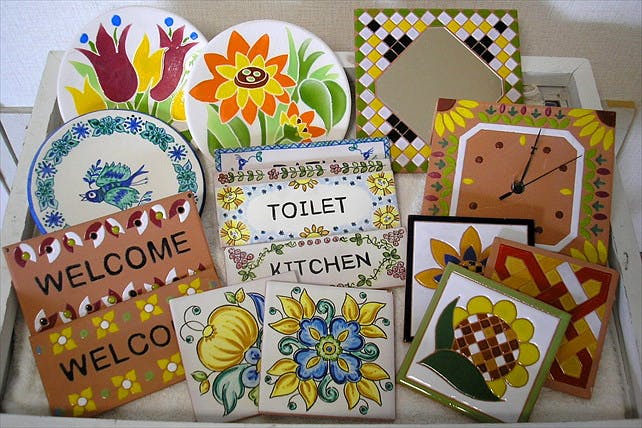 ルームプレート】大阪南堀江・絵付け・独特の模様と色彩が美しい