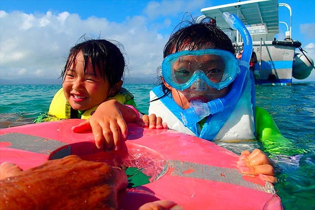 上地観光は沖縄県石垣市を拠点に、パナリ島でのシュノーケリング体験をご提供しています。