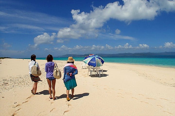 パナリ島 クルージング 1日たっぷり楽しむ 船をチャーターして海遊びしよう アソビュー