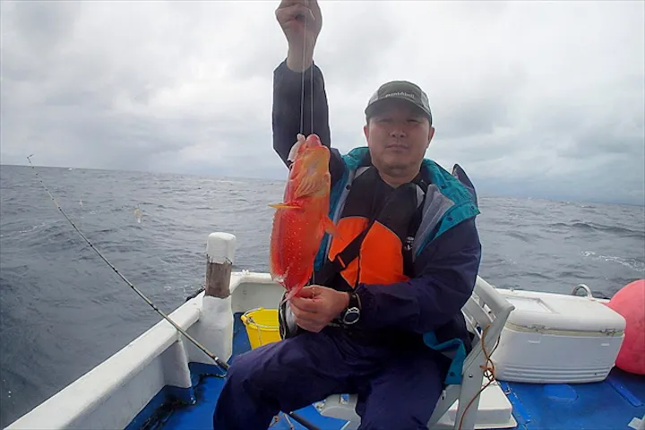 沖縄 海釣り体験 短時間でどんどん釣れてお子様 女性も大はしゃぎ 海釣り体験 アソビュー