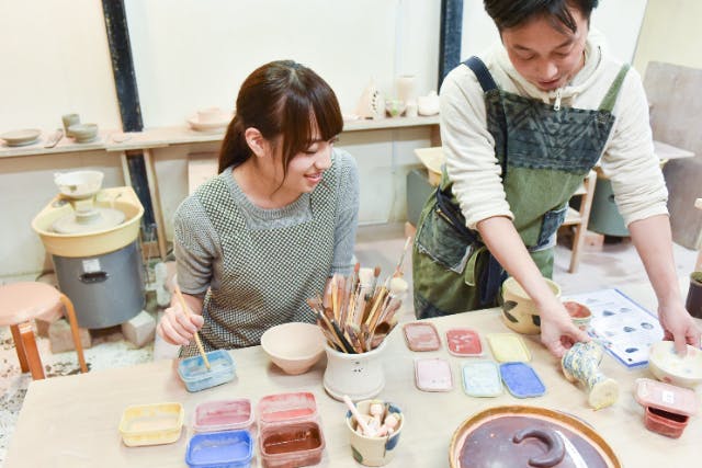東京・白金・自由に描く陶芸絵付け体験（約1.5時間）